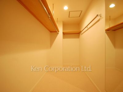 2003010374_P9