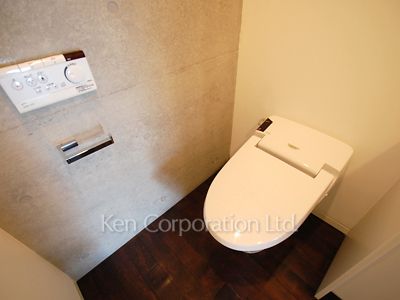 2006040382_P8