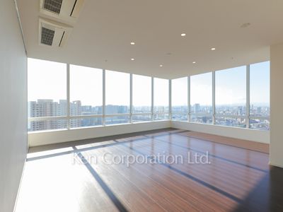 室内写真（リビングダイニングなど）※29階3LDKのモデルルームを撮影。