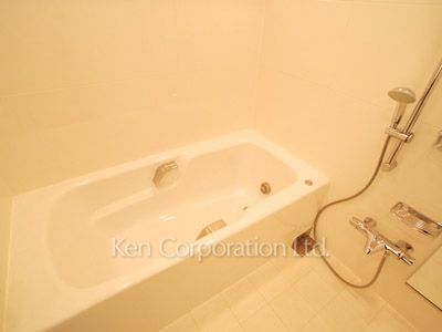 2008090789_P8