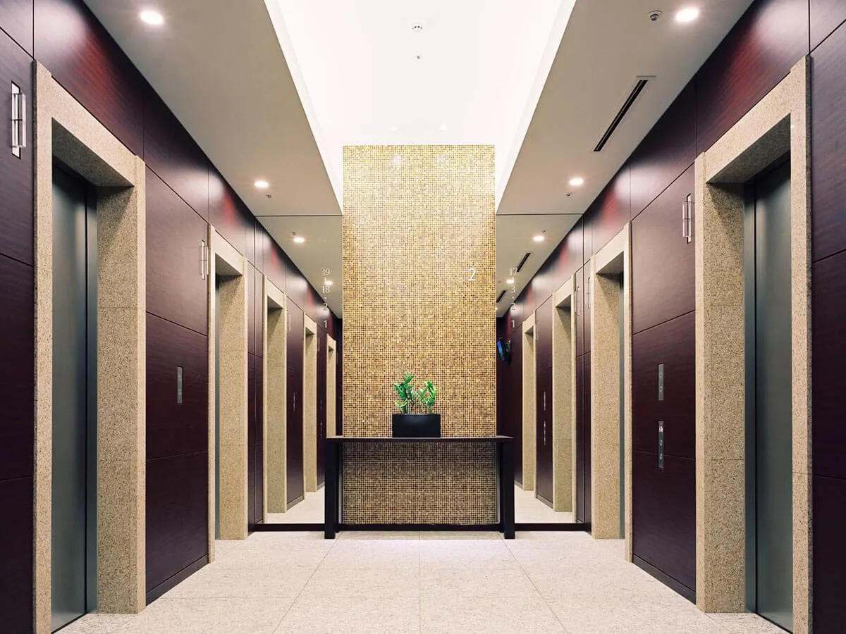2F　エレベーターホール