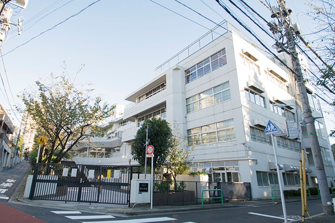 Kogai Elementary School（Approx. 470m/6min）