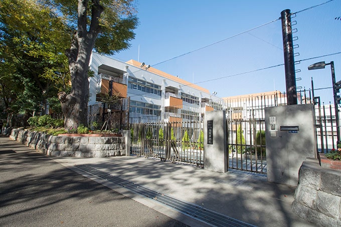 Koryo Junior High School（Approx. 680m/9min）