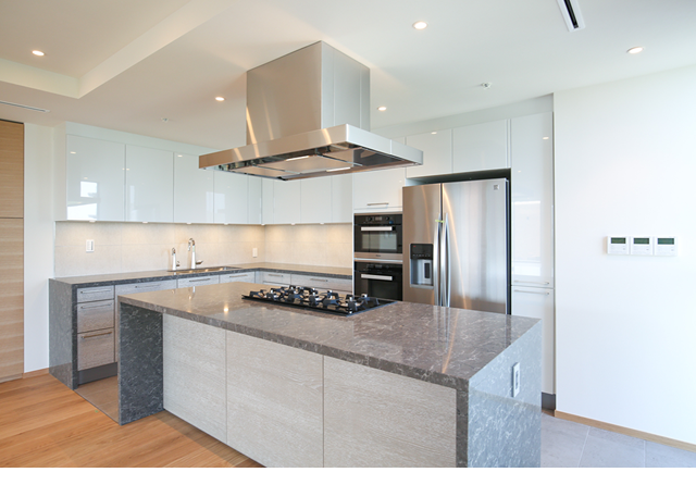 System kitchen Häcker (made in Germany)*The image shows a 4 bed.