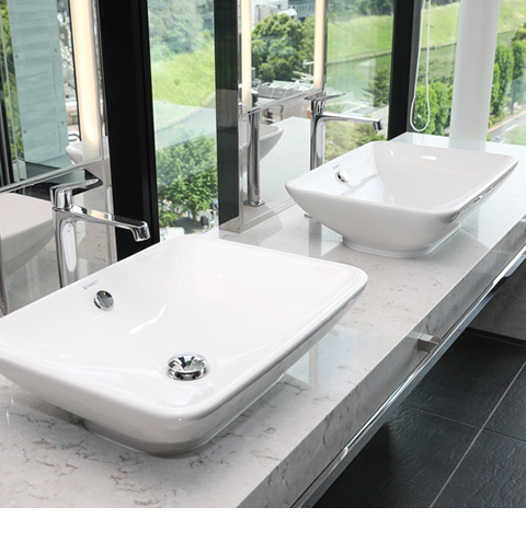 Powder room *The image shows a 4 bed.