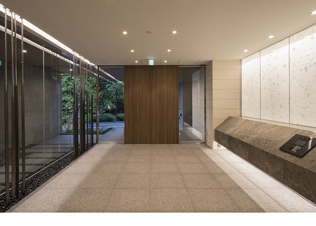 Entrance hall （Photo: Yuichi Higurashi）
