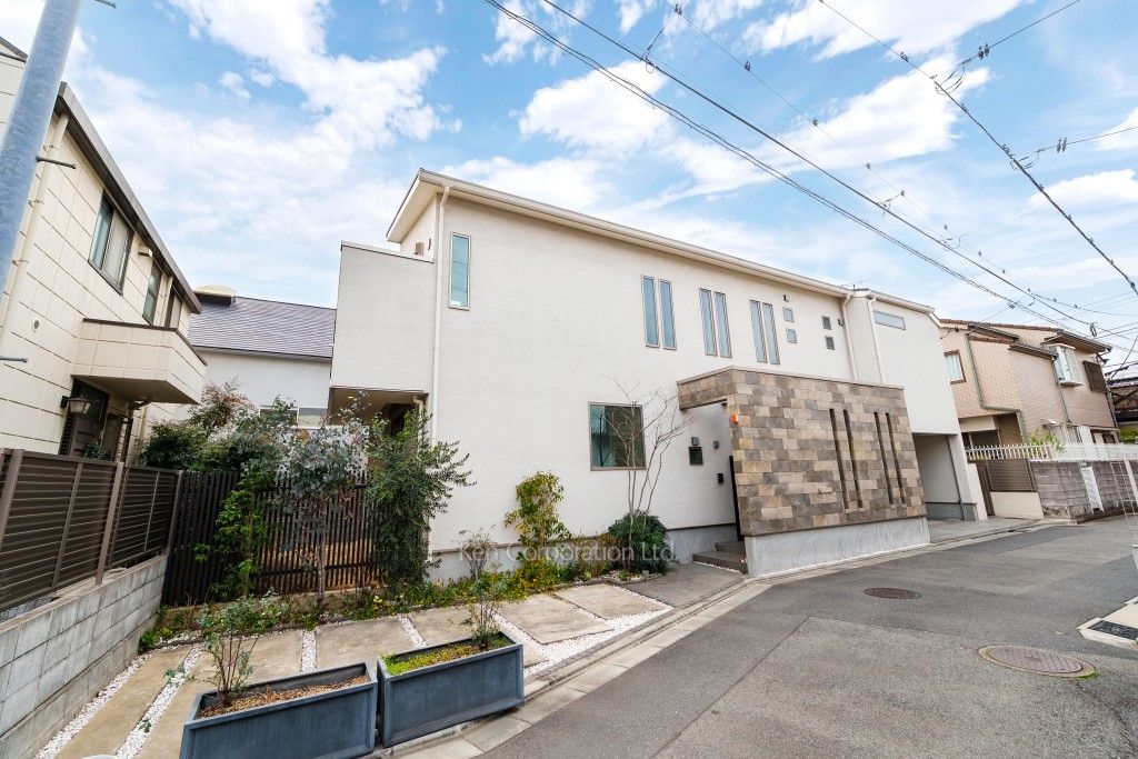 東玉川2丁目ビルトインガレージ付きの家