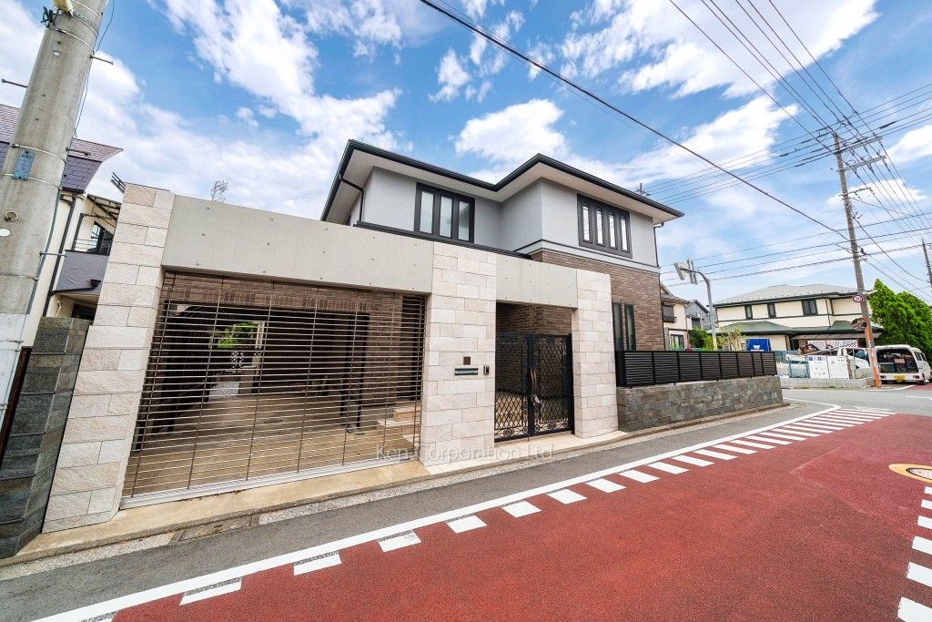 吉祥寺南町3丁目シャッターガレージ付邸宅