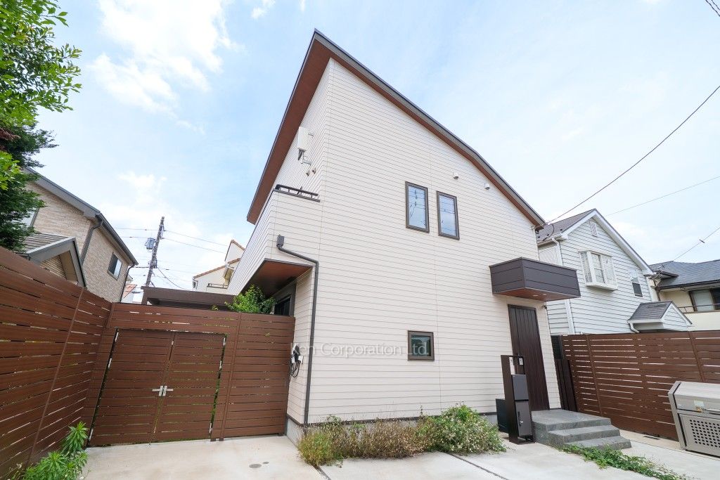 府中市多磨町ロフト付きウッドハウス 4LDK+S