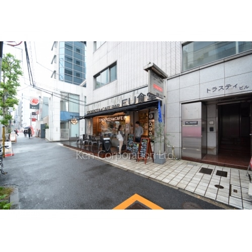 トラスティ六本木ビル