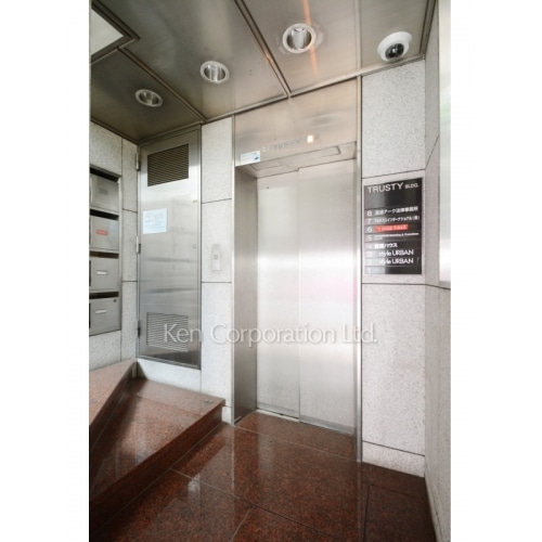 トラスティ六本木ビル