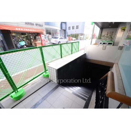 南青山モワビル