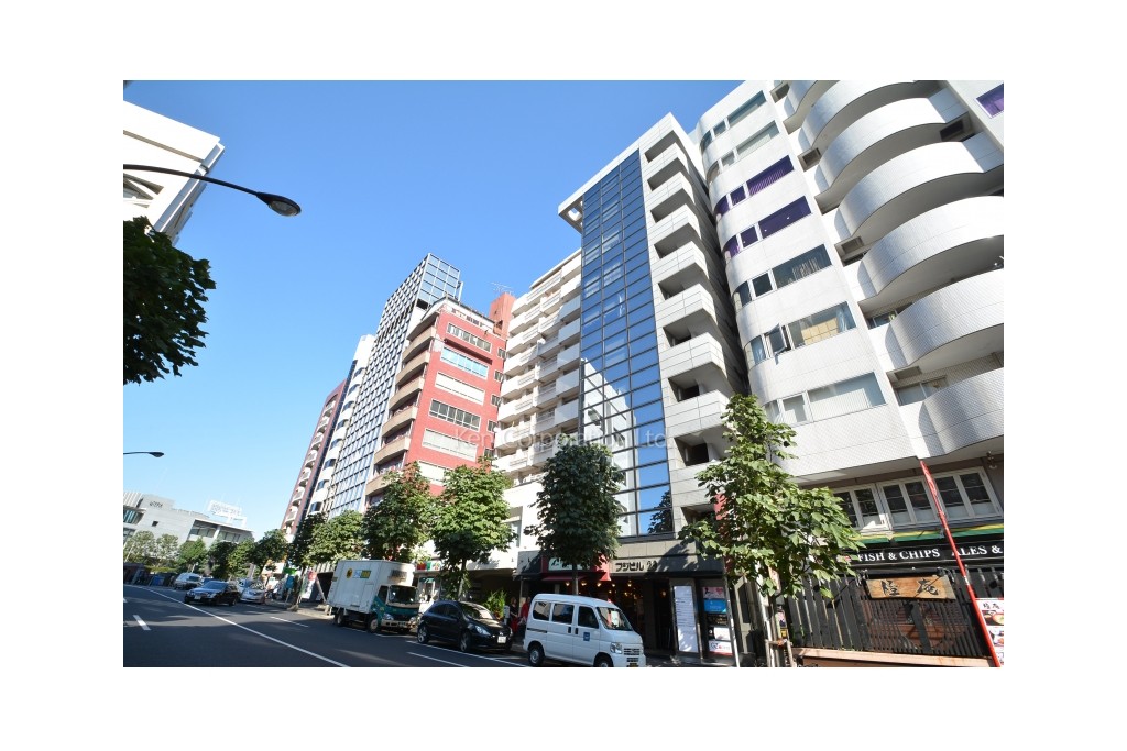 Land work青山ビル