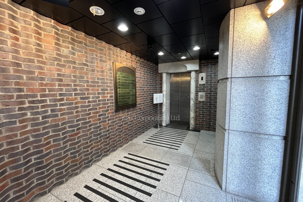 テラアシオス青山