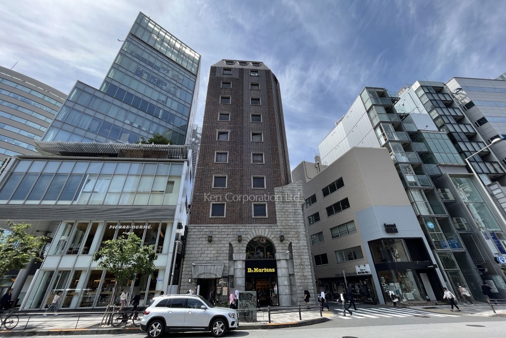 テラアシオス青山