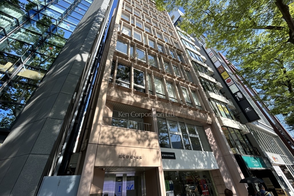 コマツローリエビル