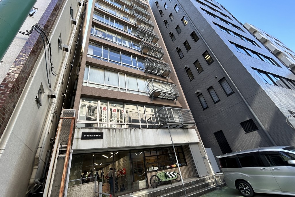 コマツローリエビル