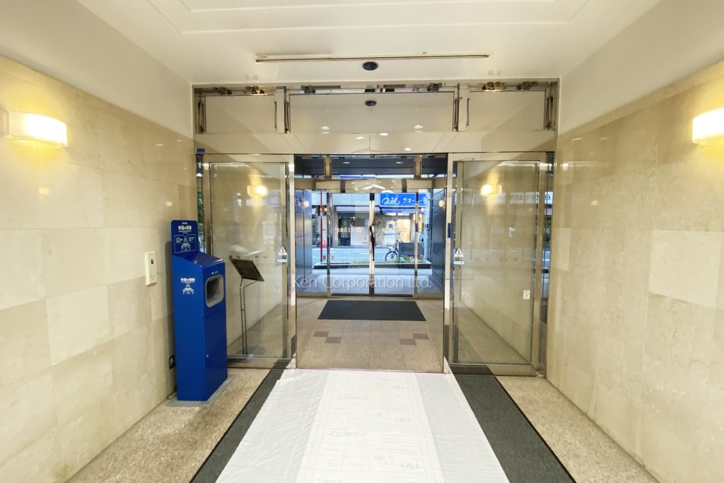 京王初台駅ビル