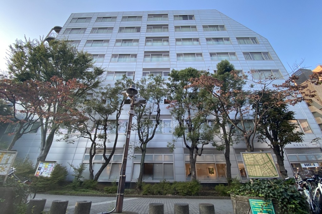 京王初台駅ビル