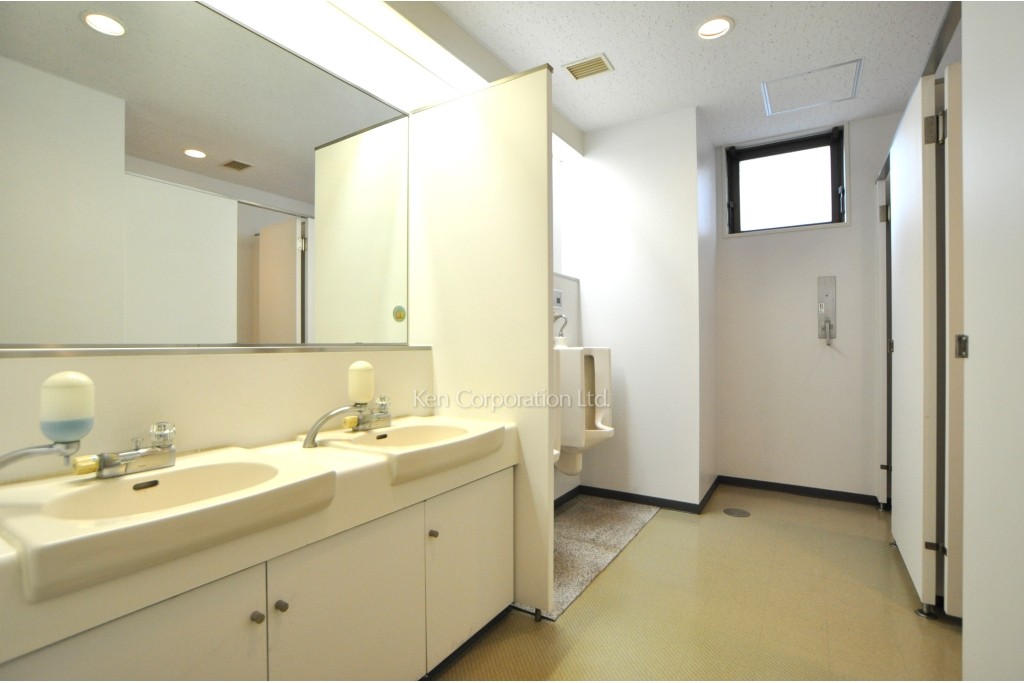 西新宿松屋ビル