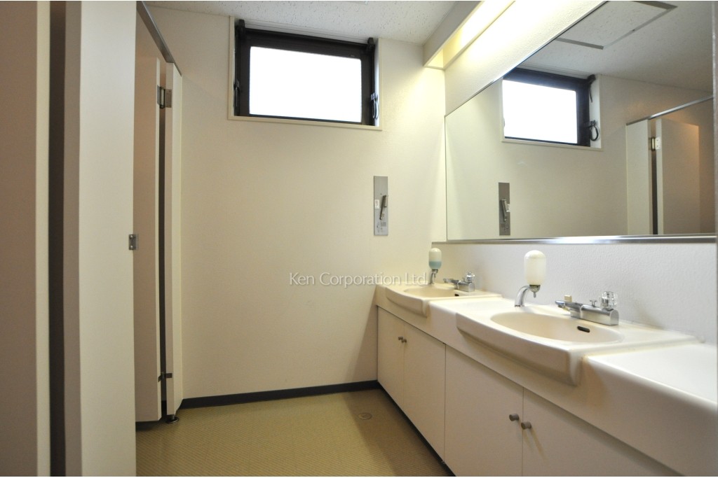 西新宿松屋ビル