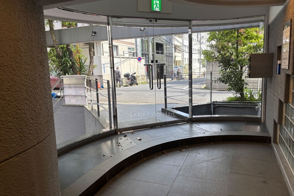 アカデミービル