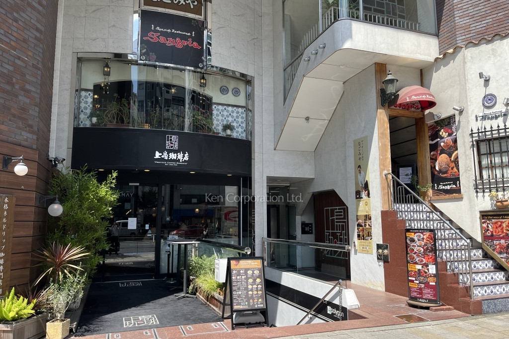 青山鈴木硝子ビル