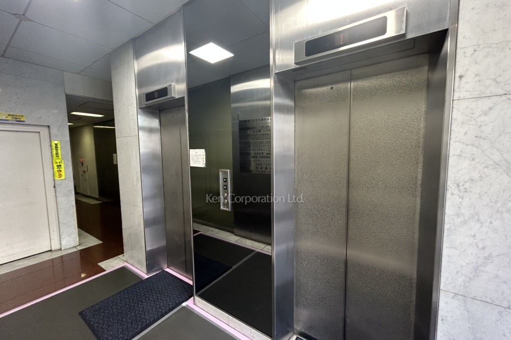 青山鈴木硝子ビル