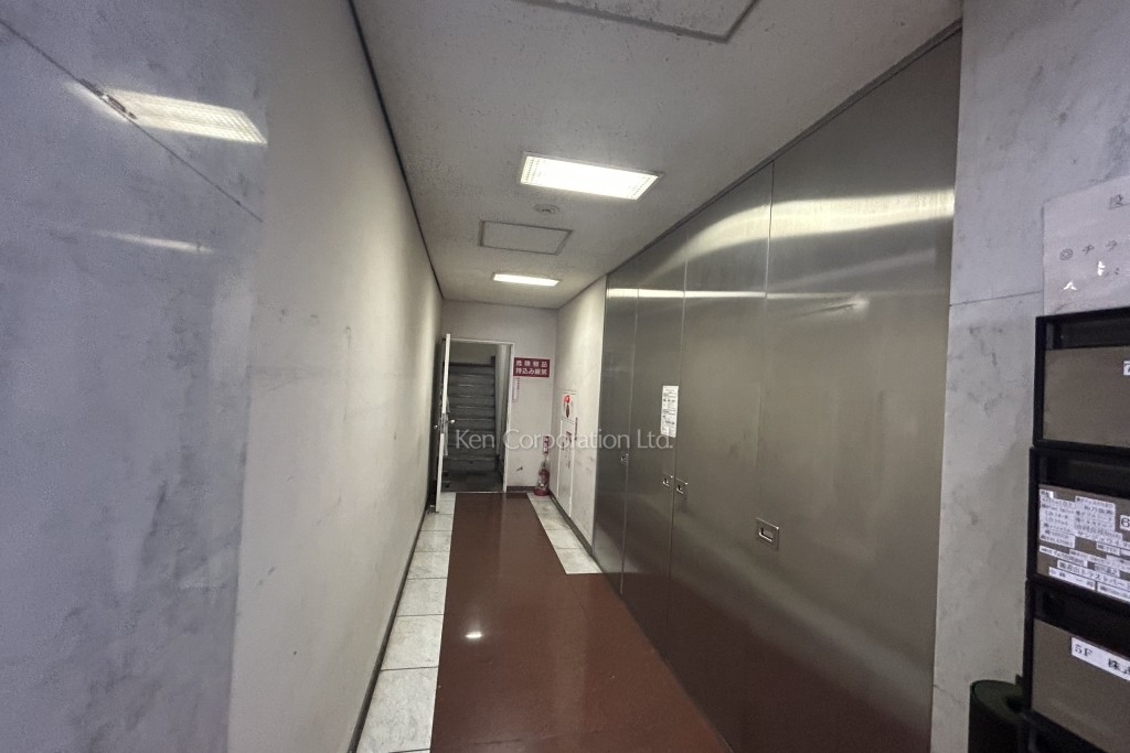 青山鈴木硝子ビル