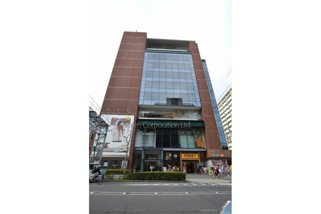 神宮前メディアスクエア