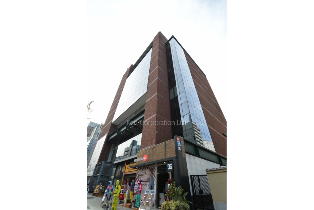 神宮前メディアスクエア