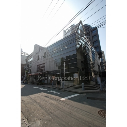 セーヌ・アキラ