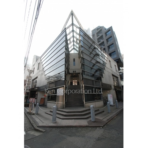 セーヌ・アキラ