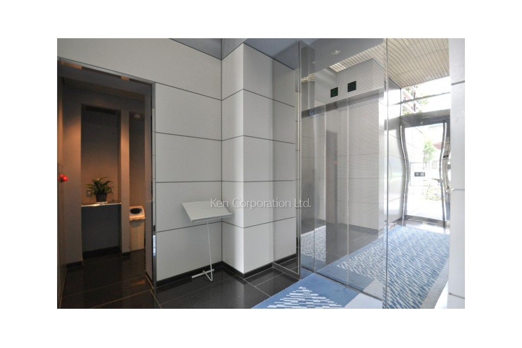 新宿やわらぎビル