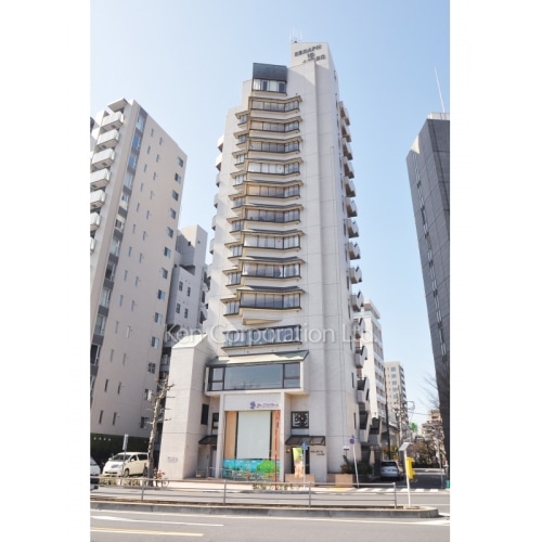 セラフ・テン・アザブ