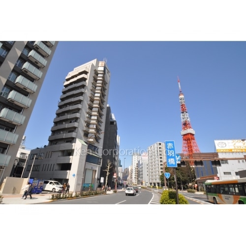 セラフ・テン・アザブ