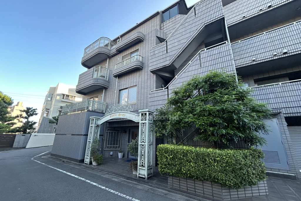 ラスターハウス