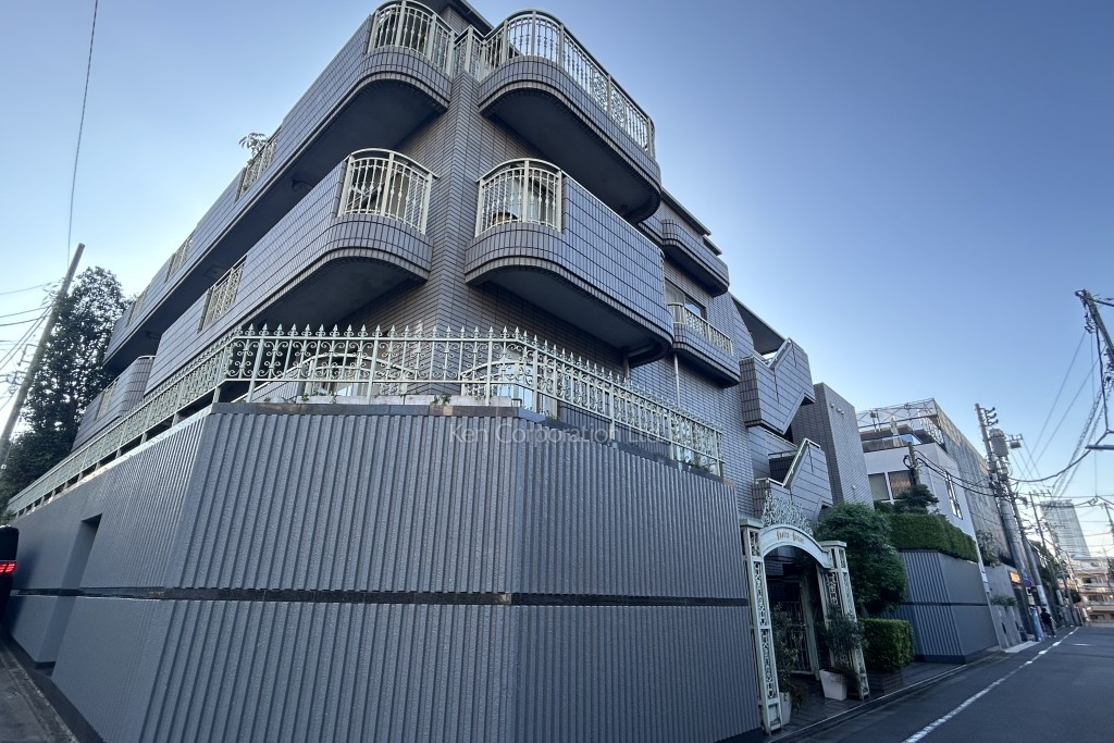 ラスターハウス