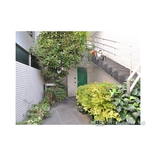 ＭＩＮＡ　ＨＯＵＳＥ