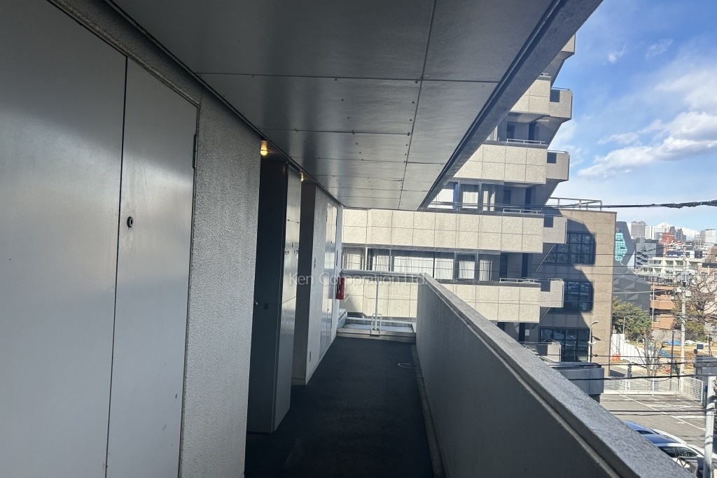 ビラモデルナ C棟