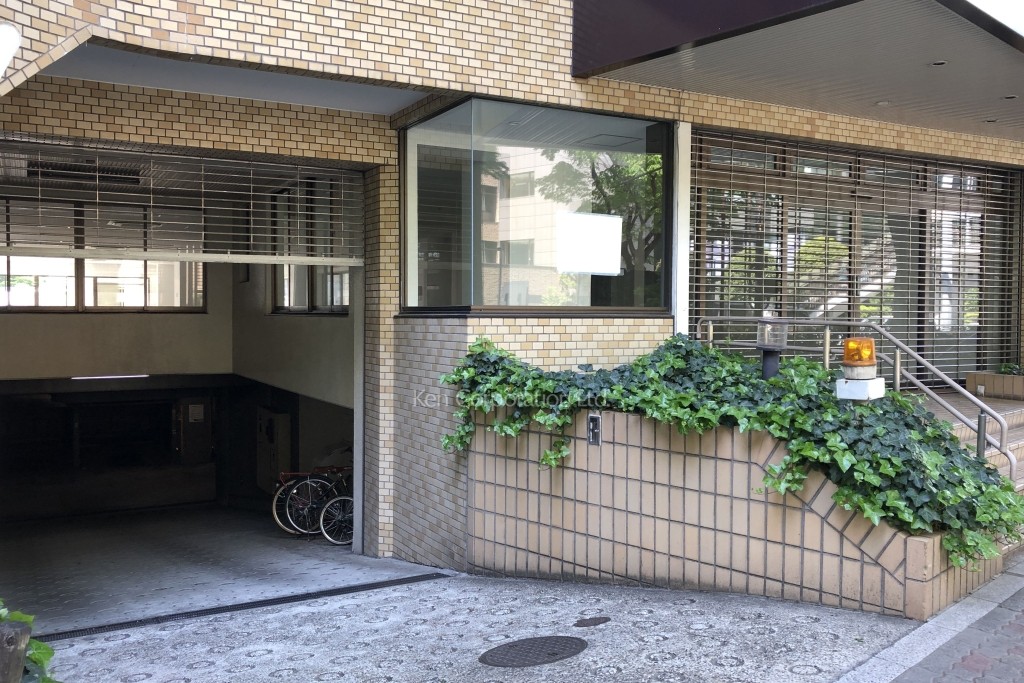 コアロード西新宿