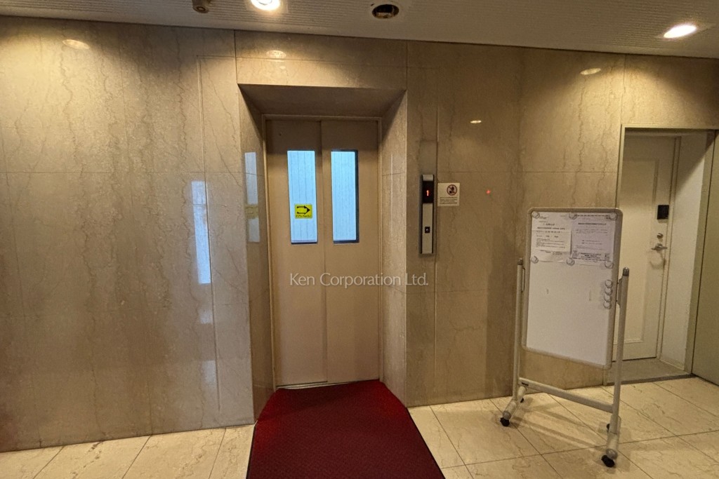 コアロード西新宿