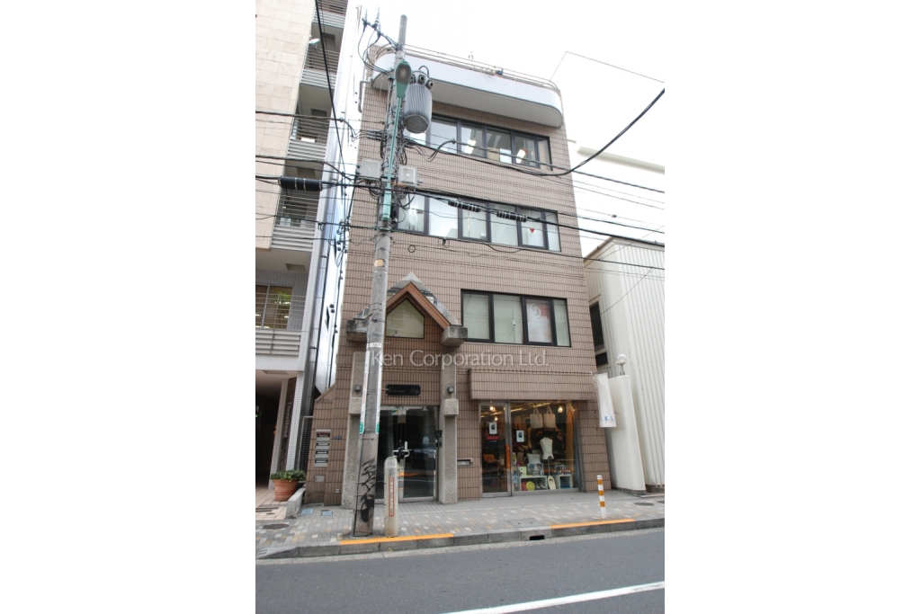 シーダモントビル