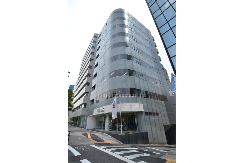 アトム青山タワー