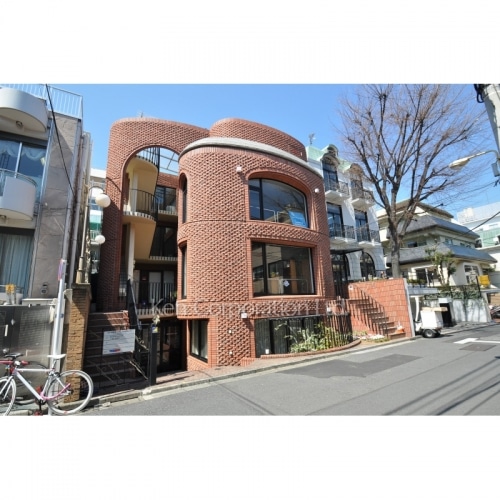 タガミ神宮前ビル