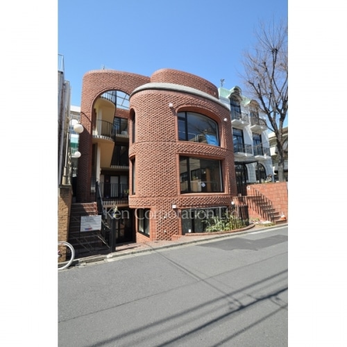 タガミ神宮前ビル