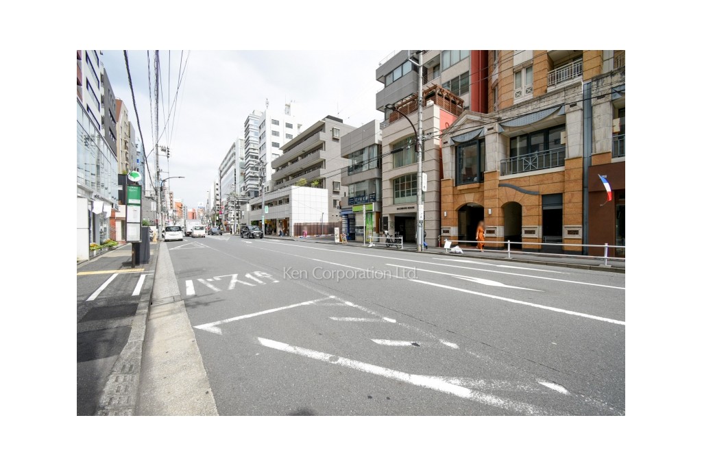 バックボーンハウスビル