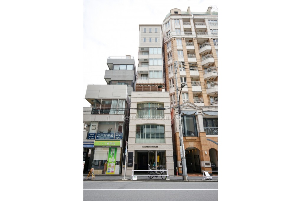 バックボーンハウスビル