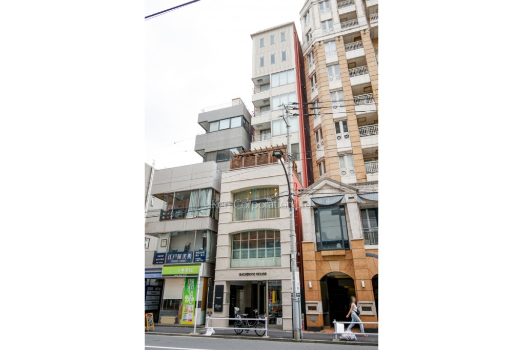 バックボーンハウスビル