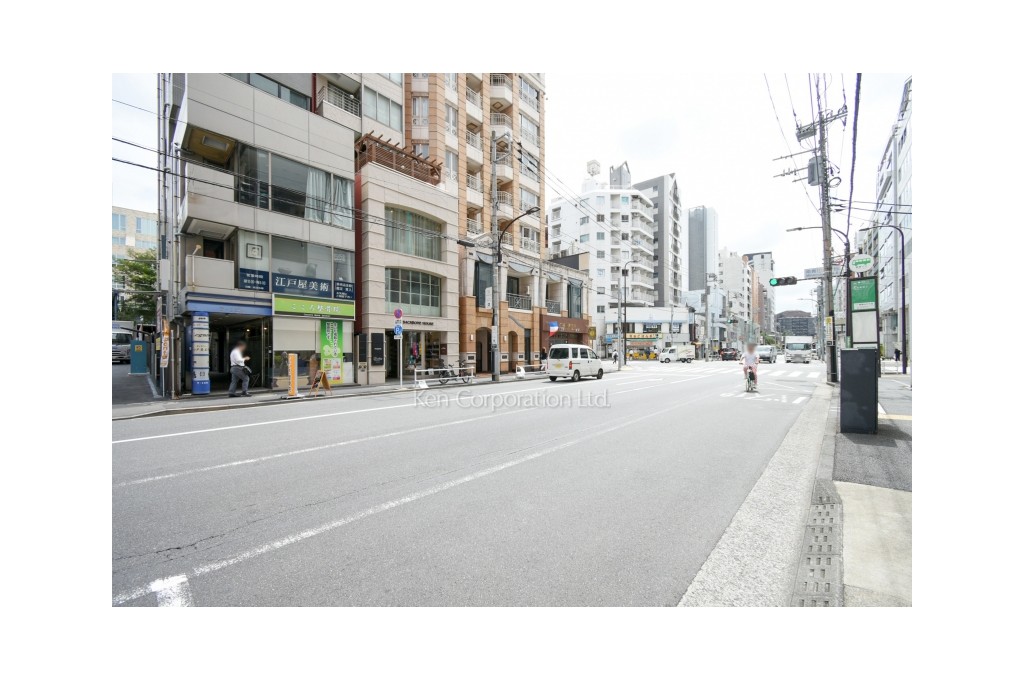 バックボーンハウスビル